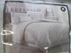 lot 218 image: Modern Threads 5-Piece Seersucker C...