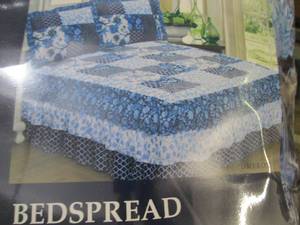lot 233 image: Triple-Ruffle Bedspread King open b...