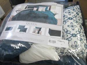 lot 235 image: Pom-Pom 7-Piece Comforter Set open ...