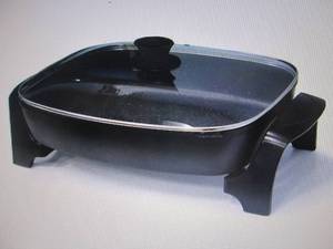 lot 272 image: Elite 8-Quart Jumbo Electric Skille...
