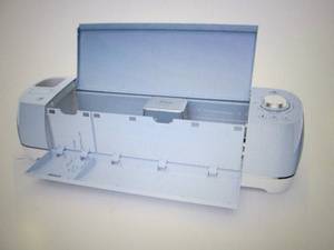 lot 274 image: Cricut Explore Air 2 open box Retai...
