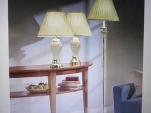 lot 282 image: 3-Piece Lamp Set open box Retail $1...