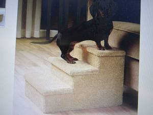lot 283 image: Carpeted Pet Steps open box Retail ...
