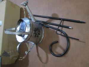 lot 254 image: Watering Can Solar Light on Hook op...