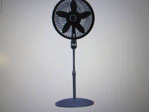 lot 317 image: Lasko 18 Adjustable Pedestal Fan w...