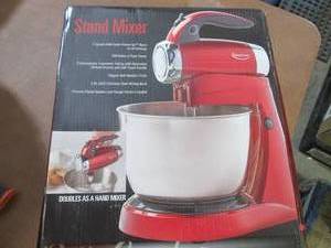 lot 267 image: Betty Crocker Stand Mixer open box ...