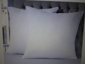 lot 323 image: Euro Pillows 27 x 27 2-pack open ...
