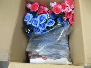 lot 364 image: Box of Artificial Roses & Plastic T...