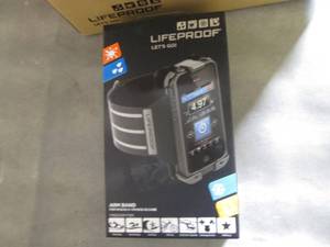 lot 365 image: 4 ArmBands & Cases for iPhone 4s...