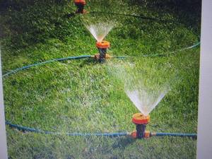 lot 335 image: 18 Portable Hose With In-Line Spri...