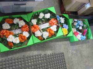 lot 358 image: 4  Wreaths with Stands plus more me...