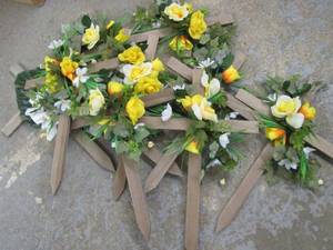 lot 359 image: Memorial Crosses...