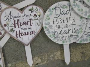lot 360 image: Memorial signs...