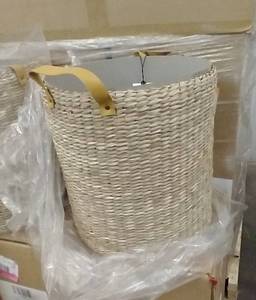 lot 10 image: New large wicker basket from Hearth and Hand