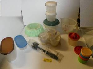lot 40 image: Tupperware lot