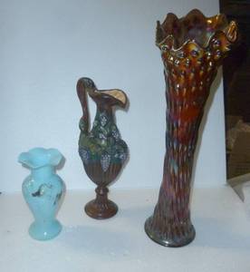 lot 73 image: 3 flower vases
