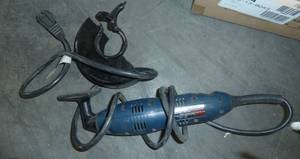 lot 97 image: Ryobi multi-tool and sanding disks