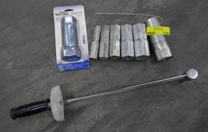 lot 138 image: Craftsman torque wrench and misc sockets