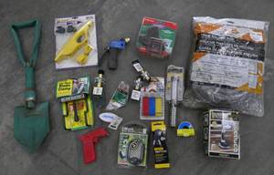 lot 154 image: Garage and garden stuff