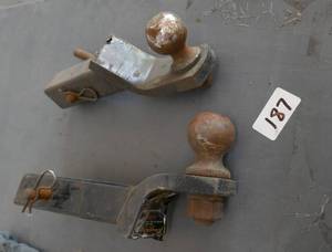 lot 187 image: 2 hitches with ball