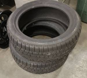 lot 213 image: 2 New Pirelli Tires 21550 R17