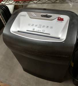 lot 227 image: Staples paper shredder