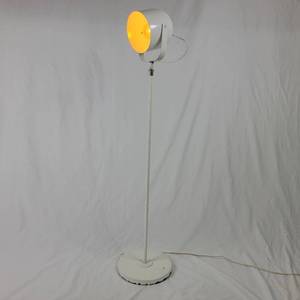 lot 14 image: Authentic Vintage White Spotlight Floor Lamp