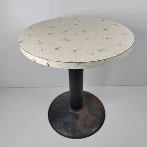 lot 15 image: Rare Vintage 27 1950s Googie Martini Formica Circular Low Bar Table
