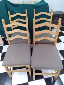 4 dining chairs...