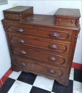 4 drawer vintage dresser with 2 sma...