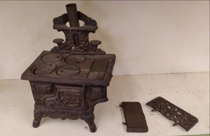 Vintage Small Cast Iron Stove 8x 5 x 11...