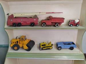 vintage metal trucks includes Tonka...