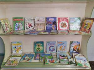 large lot of vintage golden books...