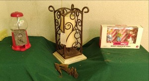 Kellogs figurines, candle holder an...