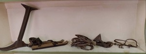 horseshoes & other vintage Farm imp...