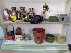 large lot of vintage items in tote...
