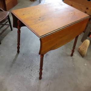 Vintage drop leaf wood table with c...