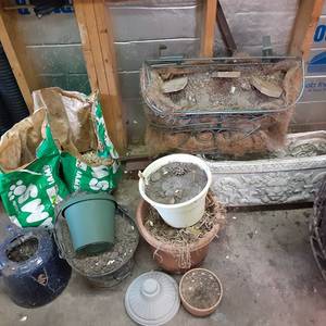 Lot of misc Metal and Plastic flowe...