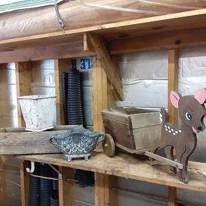 Misc lot of wood, clay and metal de...