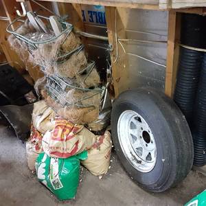 Lot of metal flower planters with s...