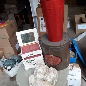 Misc Collectible and home decor ite...