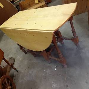 Solid Wood 54 Round Vintage Drop l...