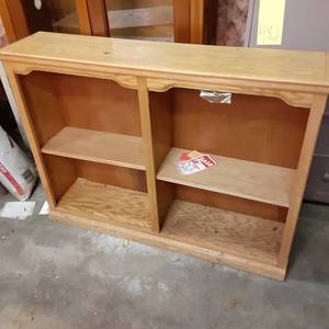 Vintage Wood display shelf. Approxi...