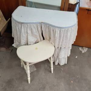 White painted wood Vanity table. Fa...
