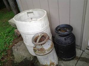 Lot containing large heavy duty pla...