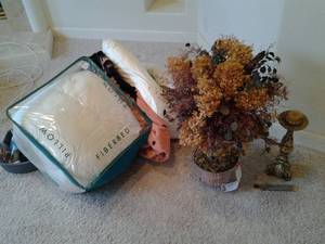 Room of Contents See Photos