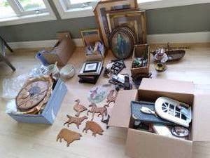 Large lot of home decor, Wall art, ...