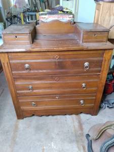 vintage 3 Drawer dresser 3918...