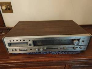 lot 12 image: Realisti AMFM 8 Track Stereo Record System