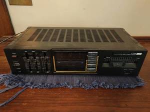 lot 13 image: Sansui Stereo Amplifier